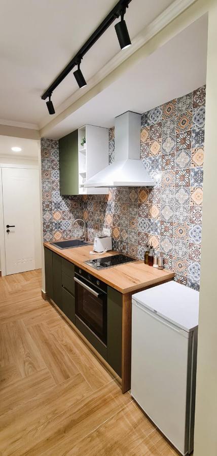 2V1 - Center Apartment 3 ติรานา ภายนอก รูปภาพ